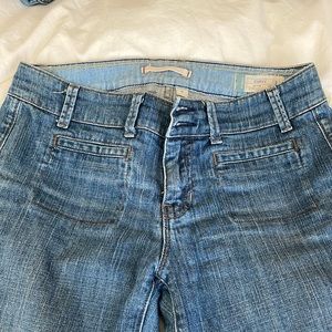 Gap curvy jeans size 6 flare, mid rise